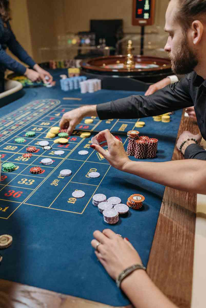 Casinos et Mafia : Sécurité, Corruption et Contrôle du Jeu